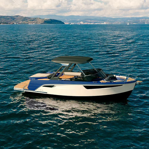 Cabin-cruiser in-bord - 28  - ALFASTREET YACHTS - électrique / bimoteur / à déplacement