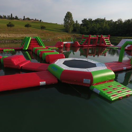 Jeu aquatique trampoline - AQUAZONE parc aquatique - pour base de loisirs / gonflable / flottant