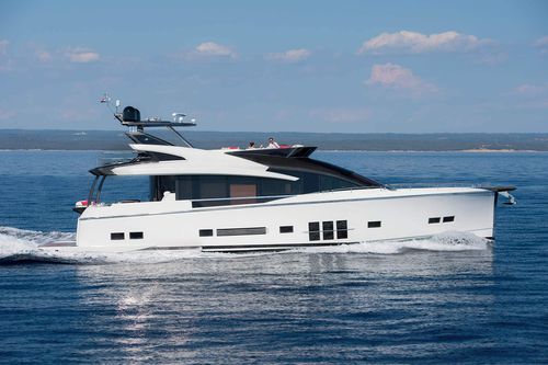 Motor-yacht de croisière - 76 - ADLER YACHTS - à fly / hybride / 4 cabines