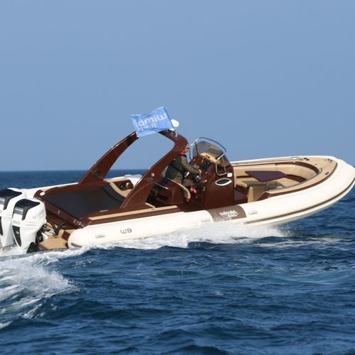 Bateau pneumatique hors-bord - W9 - Wimbi Boats Ltd - bimoteur / semi-rigide / à console centrale
