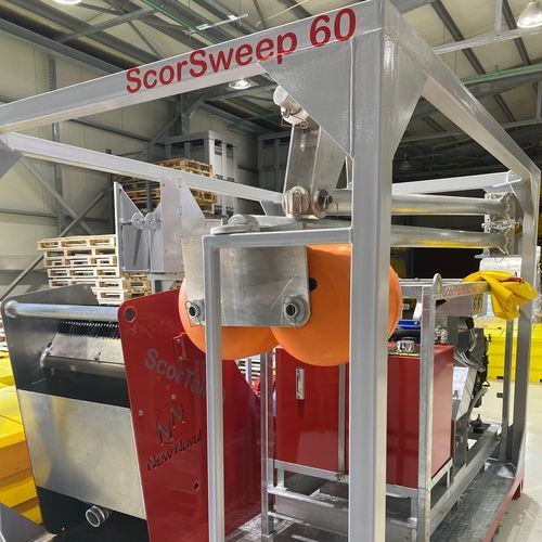 Écrémeur d'hydrocarbures avec bras écrémeur - ScorSweep 60 - New Naval Ltd.