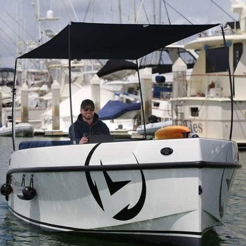 Coque open électrique - VOLT 180 - Vision Marine Technologies - hors-bord / à console centrale / de loisir