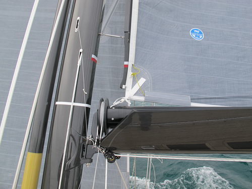 Bôme enrouleur - Petitjean Composites - pour sailing-yacht / pour voilier / en V