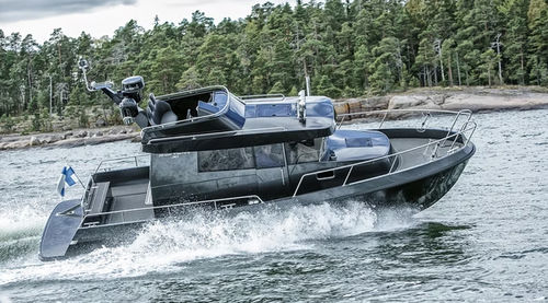 Vedette in-bord - BY30  - Brizo Yachts - à fly / avec cabine / traditionnelle