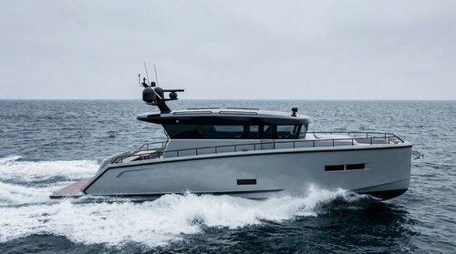 Vedette in-bord - BY34 - Brizo Yachts - bimoteur / hard-top / de croisière