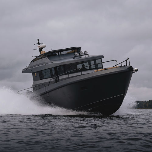 Vedette in-bord - BY50 FLY - Brizo Yachts - bimoteur / à fly / IPS