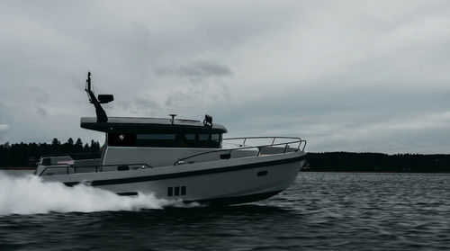 Vedette in-bord - BY42 CLASSIC - Brizo Yachts - bimoteur / hard-top / offshore
