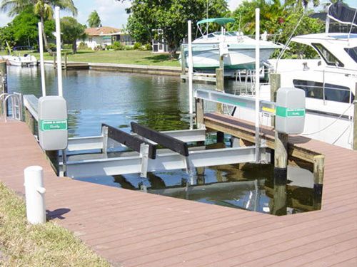 Ascenseur à bateaux - Alumavator - IMM Quality Boat Lifts, Inc. - monté sur ponton / en aluminium