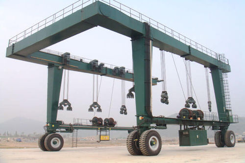 Travel lift toutes roues directrices - Henan Weihua Heavy Machinery Co., LTD - contrôlé à distance / pour charge lourde