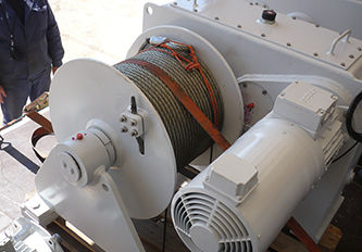 Treuil pour navire - Tugger  - DMT MARINE EQUIPMENT SA - de remorquage / pour manoeuvre d'ancre / à entraînement hydraulique