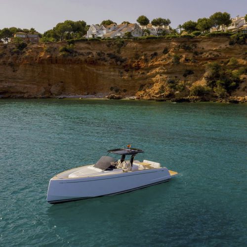 Vedette in-bord - Pardo 38 - Pardo Yachts - bimoteur / open / à console centrale