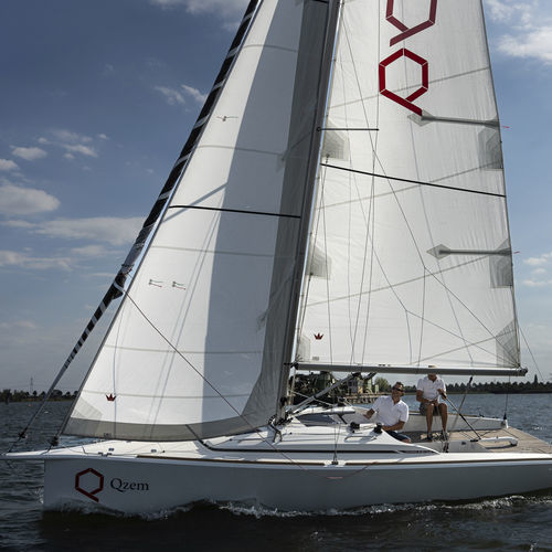 Voilier daysailer - S30 Club - DOMANI YACHTS - 1 cabine / 4 couchages / en fibre de verre