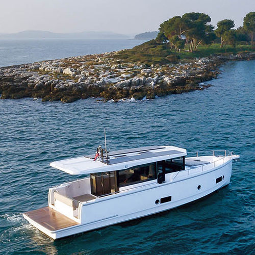 Vedette in-bord - 44 coupe - Seafaring Yachts - bimoteur / hard-top / de croisière