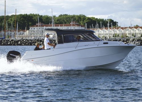 Cabin-cruiser hors-bord - Adventure 780 - Atlantic Marine - coque planante / avec timonerie / de pêche