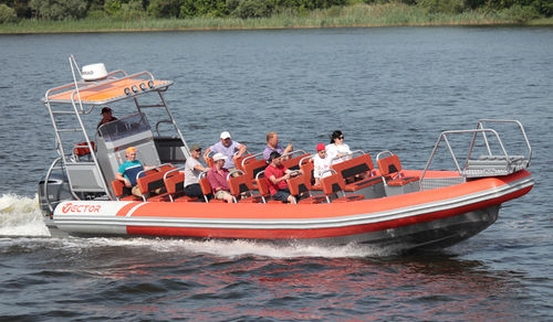 Bateau pneumatique hors-bord - RIB 1100 - Vector Inflatables - bimoteur / RIB / à console centrale
