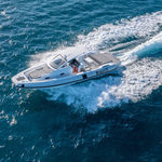 bateau pneumatique stern-drive
