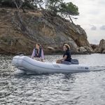 bateau pneumatique hors-bord