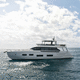 motor-yacht de croisière / de grande croisière / à fly / double pont terrasse