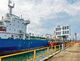 système d'amarrage assisté pour terminal portuaire / pour navire