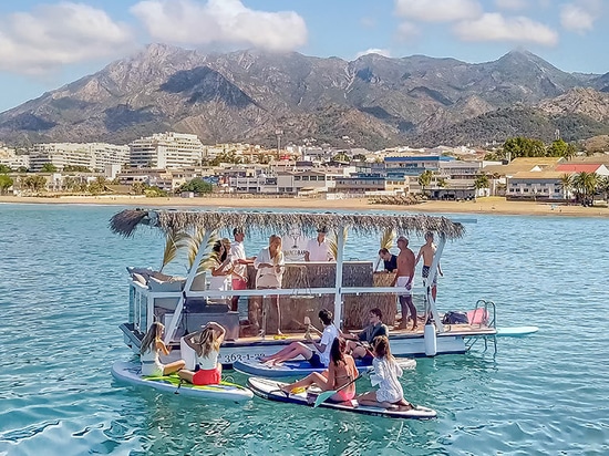 Nouveau Moggaro Pontoon Barco Bar