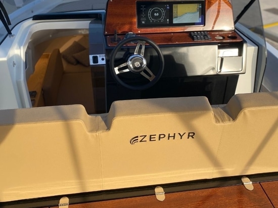 ZEPHYR800 Classic : Nostalgie et luxe en Méditerranée