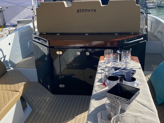 ZEPHYR800 Classic : Nostalgie et luxe en Méditerranée