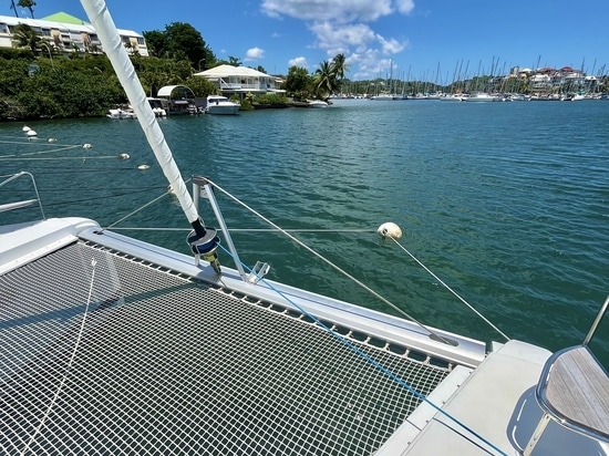 Filets de catamaran, gammes professionnelles et gammes de loisirs : quelles sont les différences ?