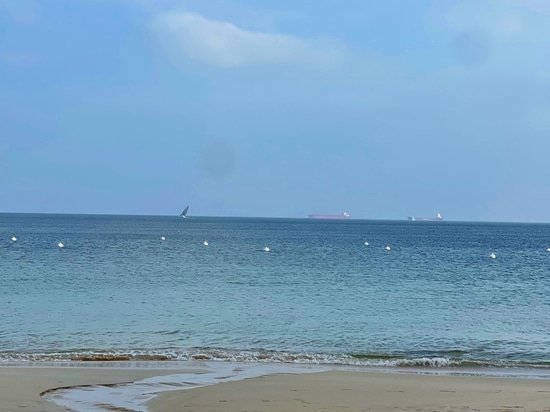 Nos mouillages sont en place sur la plage du Pérello !
