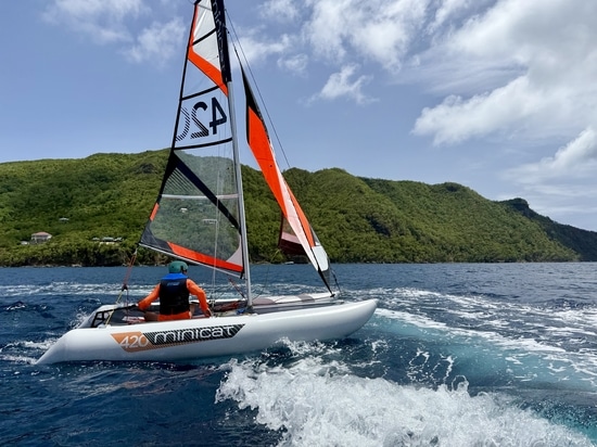 MiniCat est le meilleur complément de notre chat de croisière OUTREMER 55