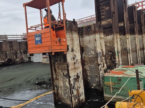 PVL a rapidement retiré les palplanches à l’écluse maritime de Brunsbüttel.