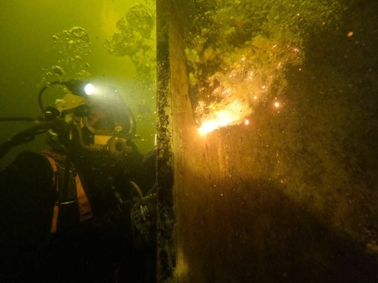 PVL a rapidement retiré les palplanches à l’écluse maritime de Brunsbüttel.