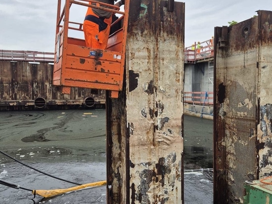 PVL a rapidement retiré les palplanches à l’écluse maritime de Brunsbüttel.