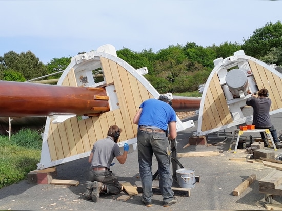 Savoir-faire Traditionnel : Woodspars Restaure le Gréement du Trois-Mâts "Le Français"