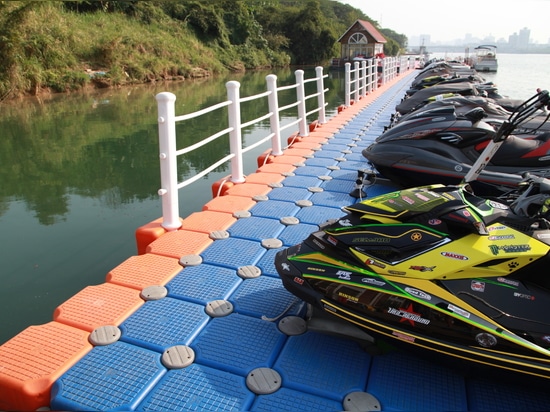 Le poids des jet-skis expliqué : Combien pèse un jet ski ?