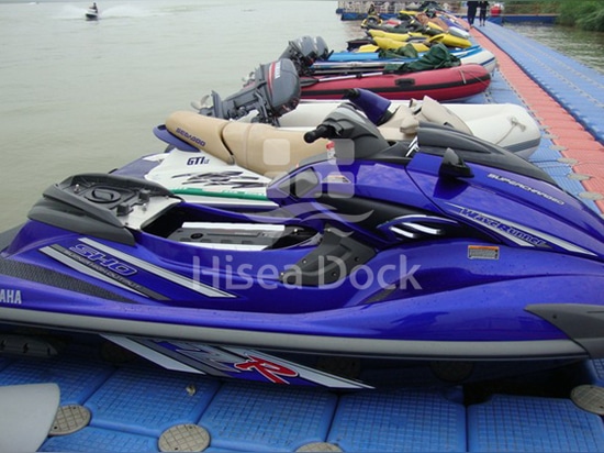 Le poids des jet-skis expliqué : Combien pèse un jet ski ?