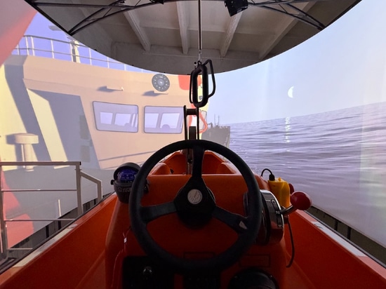 Notre société a développé un simulateur de bateau de sauvetage rapide RB/FRBS-A (mission complète, sur la plateforme 6 dof)