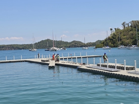 Exemple de projet à l'étranger : quai flottant aux Philippines – Qualité reconnue par les autorités locales